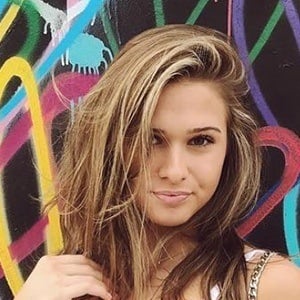 Emma Pritchard Headshot 5 of 10