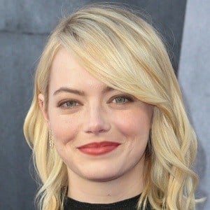 Emma Stone - Age, Bio, Birthday, Family, Net Worth