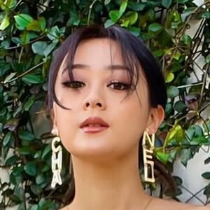 Emma Zhuang Headshot 2 of 6