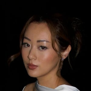 Emma Zhuang Headshot 5 of 6