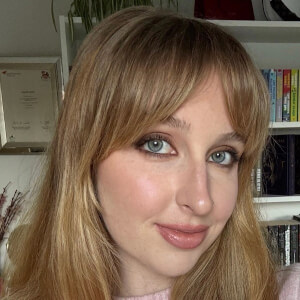 Emmy Rosam Headshot 5 of 5