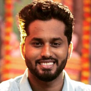 Eniyan Shanmugavel Headshot 3 of 6
