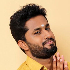 Eniyan Shanmugavel Headshot 4 of 6