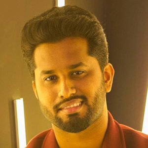 Eniyan Shanmugavel Headshot 6 of 6