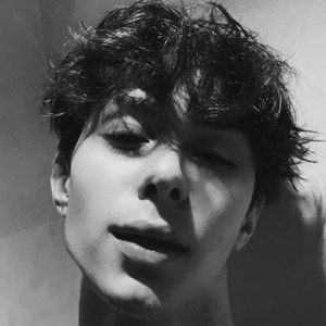Enzo Piiazza Headshot