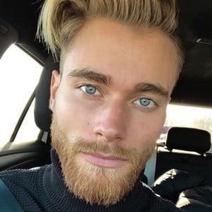 Eric Hagberg - Age, Family, Bio | Famous Birthdays