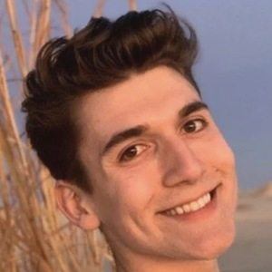 Ericjxhnsxn Headshot 3 of 3