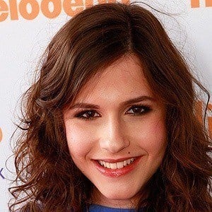 Erin Sanders at age 20