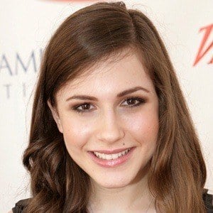 Erin Sanders Headshot 9 of 10