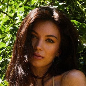 Erin Willerton Headshot 5 of 7