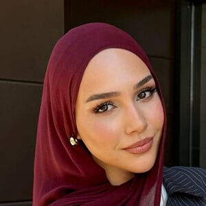 Erva Arslan Headshot 2 of 6