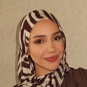 Erva Arslan Headshot 5 of 6