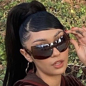 esamanavarrete Headshot 2 of 10