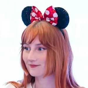 etellan Headshot 2 of 6