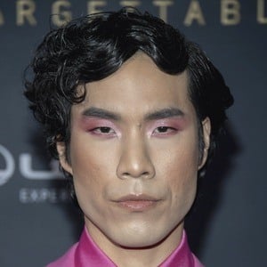 Eugene Lee Yang - Age, Family, Bio | Famous Birthdays