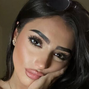 Evelyn Amini Headshot 4 of 10