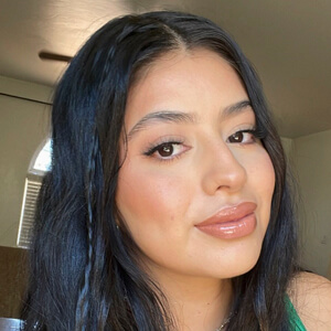 Evelyn Sarahi Arciniega Headshot 4 of 6