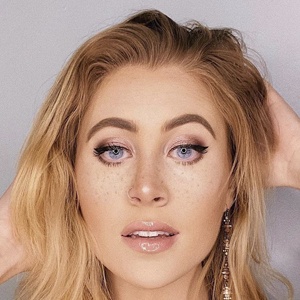 famousblonde at age 20