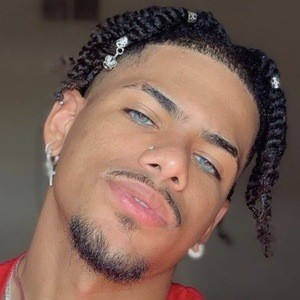 FamousDre Headshot 6 of 10