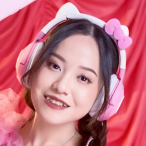 Fanny Tjandra Headshot 7 of 9