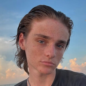 Finn Mazer Headshot 6 of 10