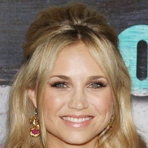 Fiona Gubelmann at age 32