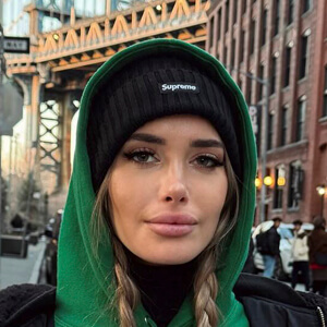 Florencia Vichich Headshot 3 of 4