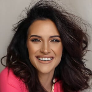 Franja du Plessis Headshot 2 of 7