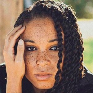 Frecklefacemomo Headshot