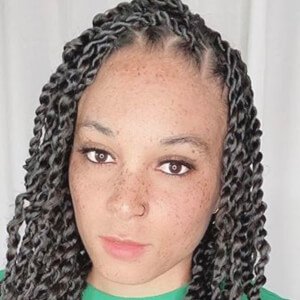 Frecklefacemomo Headshot