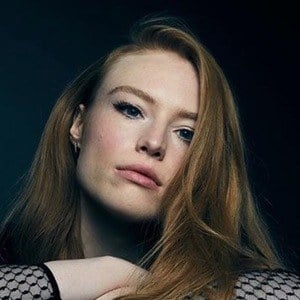 Freya Ridings Headshot 3 of 9