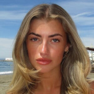 Freya Tidy Headshot 5 of 12