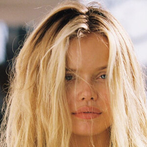 Frida Aasen Headshot 4 of 17