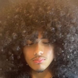 frizznotrizz Headshot 3 of 3