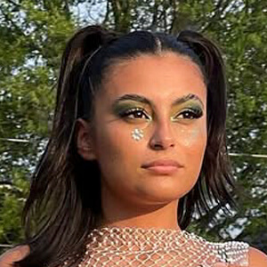 fw.frannie Headshot 2 of 5