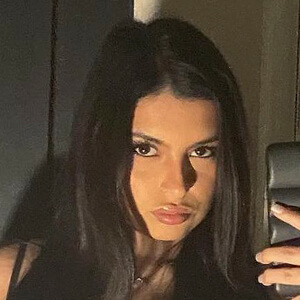 fw.frannie Headshot 4 of 5