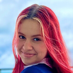 Gabi Donato Headshot 6 of 6