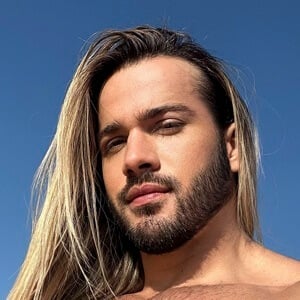 Gabriel Mansur Headshot 3 of 8