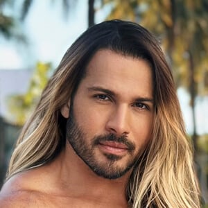 Gabriel Mansur Headshot 5 of 8