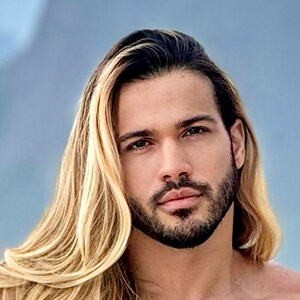 Gabriel Mansur Headshot 6 of 8