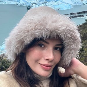 Gabriela (model) Duarte Headshot 4 of 4