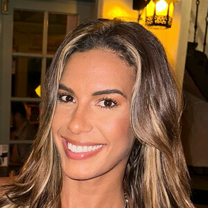 Gabriela Nieves Headshot 3 of 3