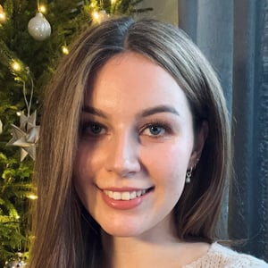 Gabriella Quevedo Headshot 4 of 4