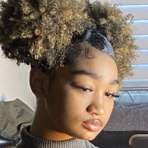 gabrielle_jada Headshot 2 of 10