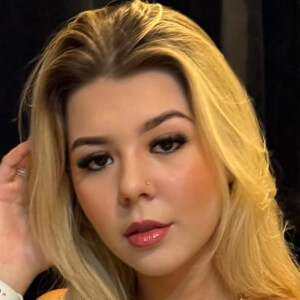 Gabyzinha Vrech Headshot 7 of 7