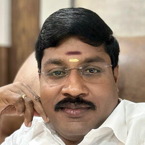 Ganesan Pechi Muthu Headshot 5 of 8