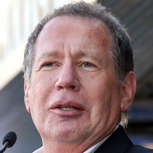 Garry Shandling Headshot 8 of 9