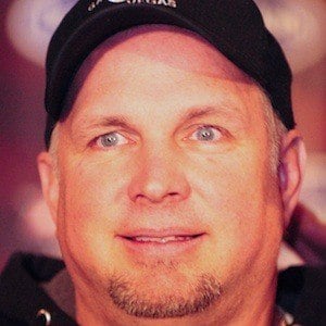 Garth Brooks Headshot 4 of 10