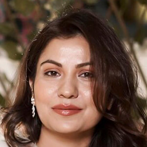 Geet Gambhir Headshot 7 of 7