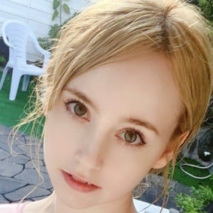 ジェマ ルイーズ Headshot